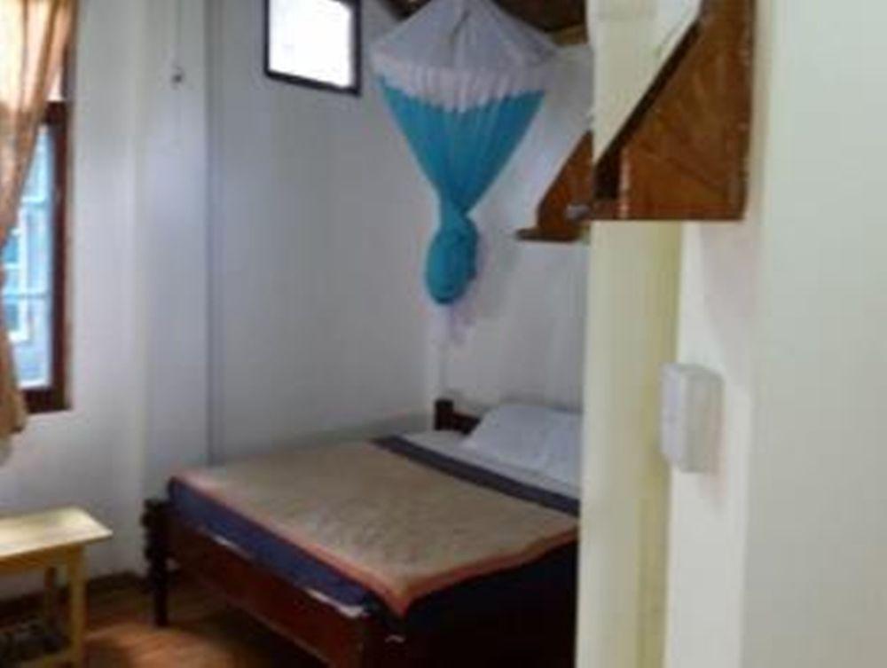 Prince Hotel Mrauk U Bagian luar foto