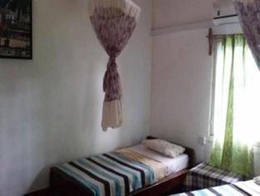 Prince Hotel Mrauk U Bagian luar foto