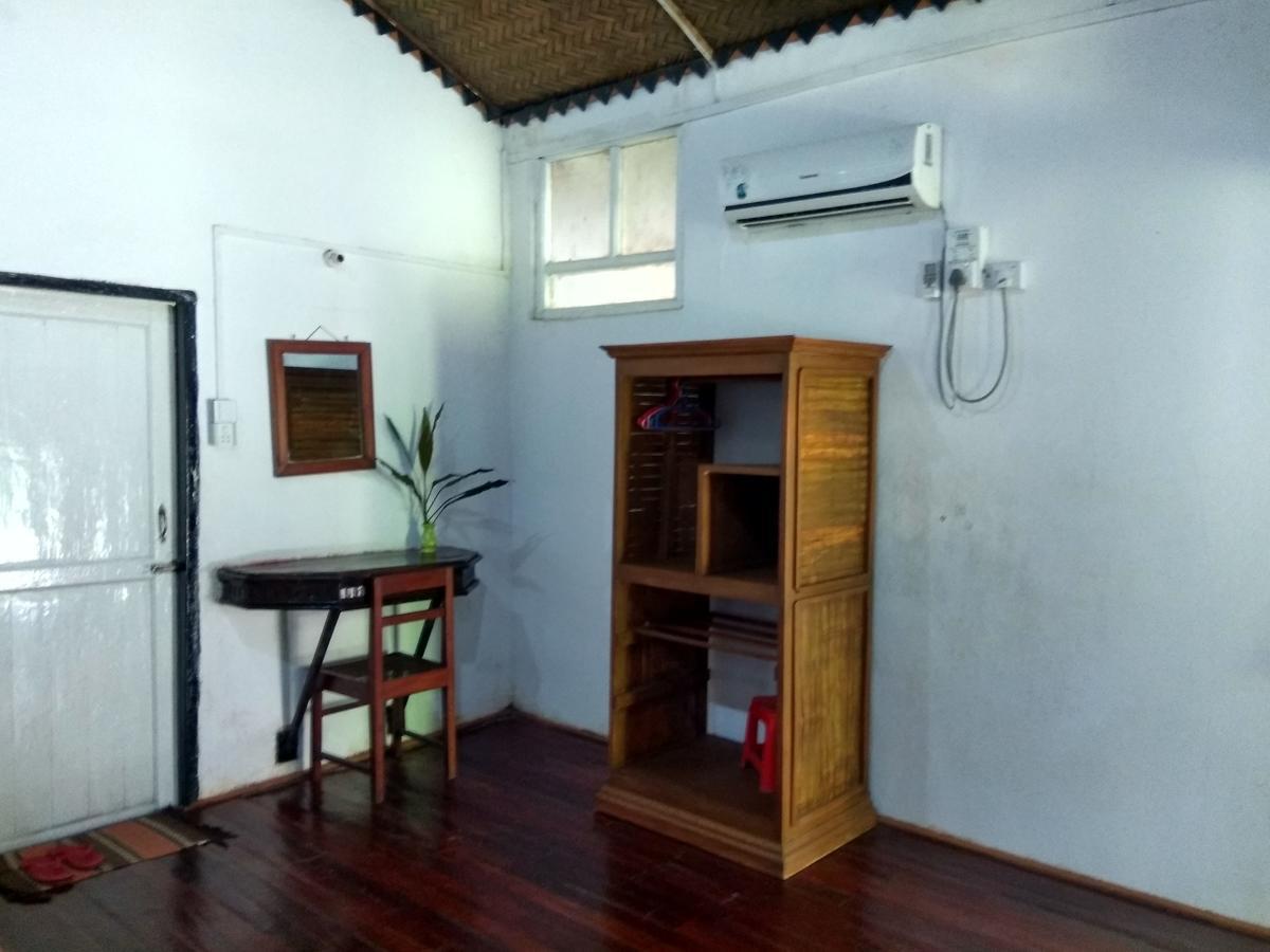 Prince Hotel Mrauk U Bagian luar foto